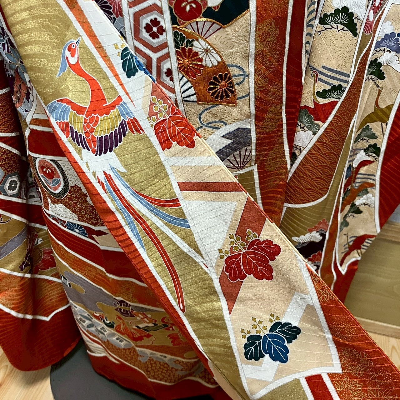 6140# Japanese Vintage Furisode Kimono Obi Obijime Obiage 4-Piece Set Silk Robe