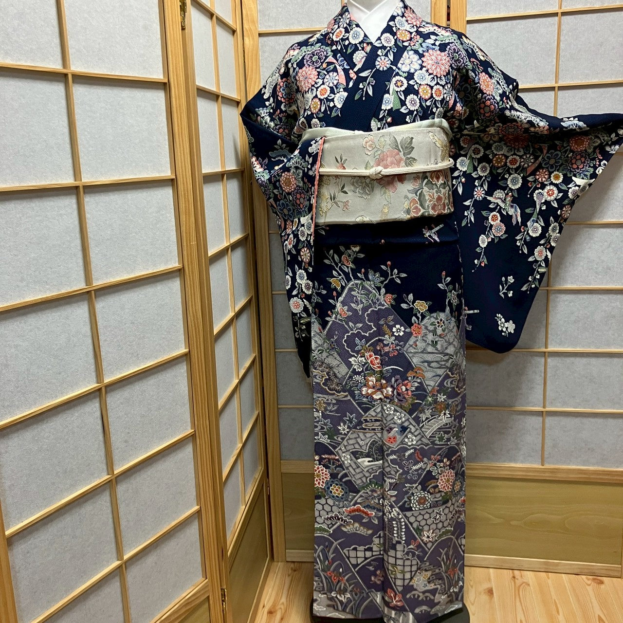 6441# Japanese Kimono Vintage Womens Silk Fabric Robe Kimono only sold Navy blue
