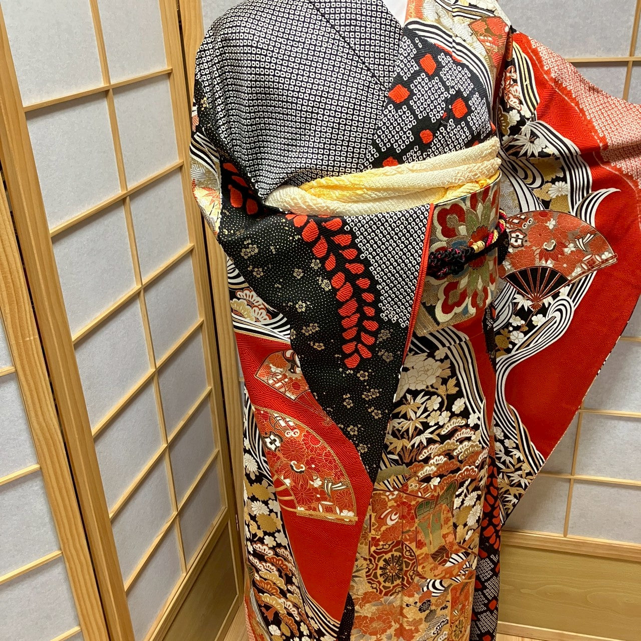 7109# Japanese Vintage Furisode Kimono Obi Obijime Obiage 4-Piece Set Silk Robe