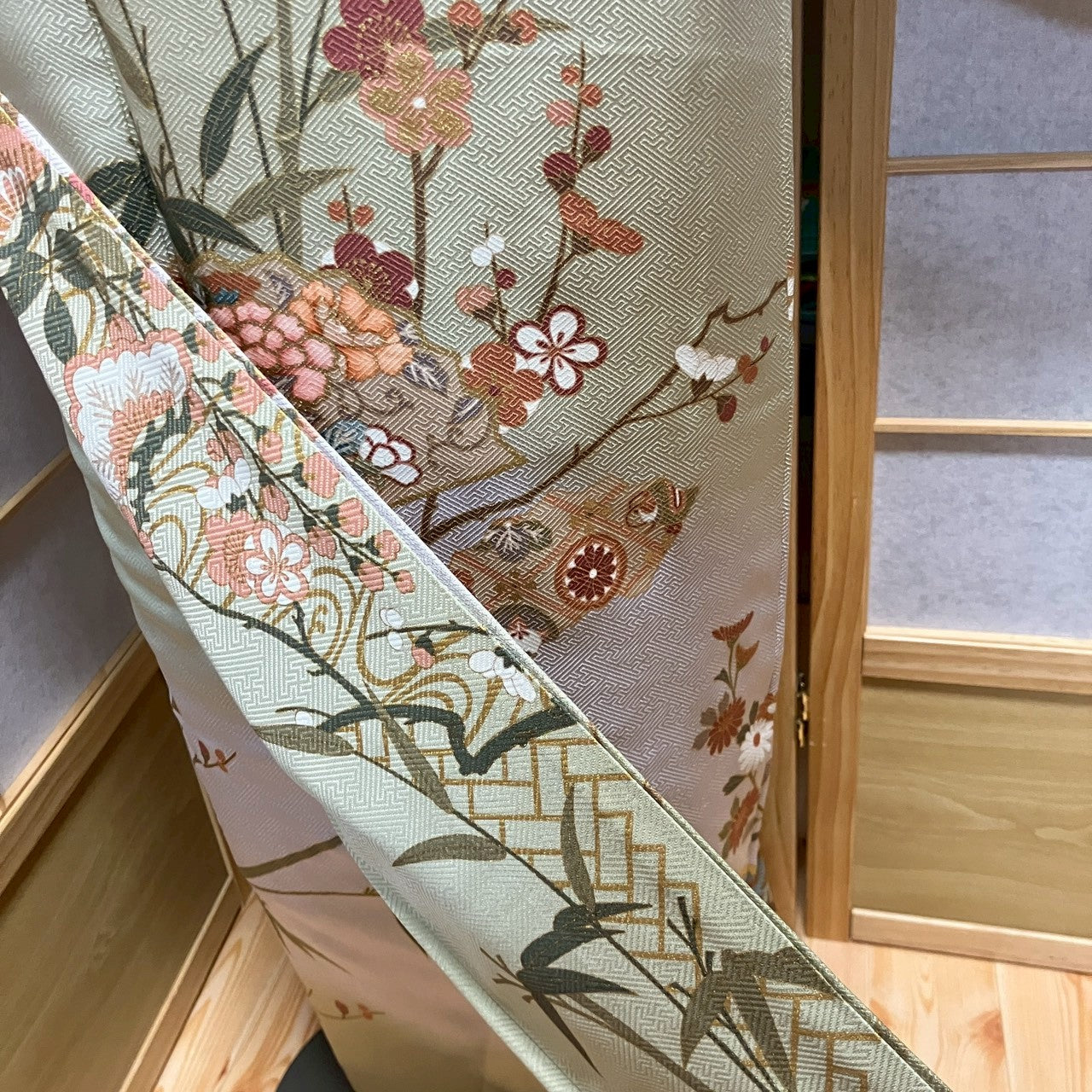 6784# Japanese Kimono Vintage Womens Silk Fabric Robe Kimono only sold