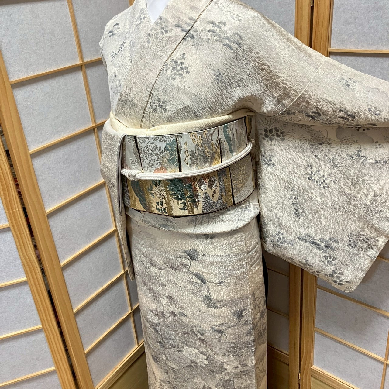 7115# Japanese Kimono Vintage Womens Silk Fabric Robe Kimono only sold