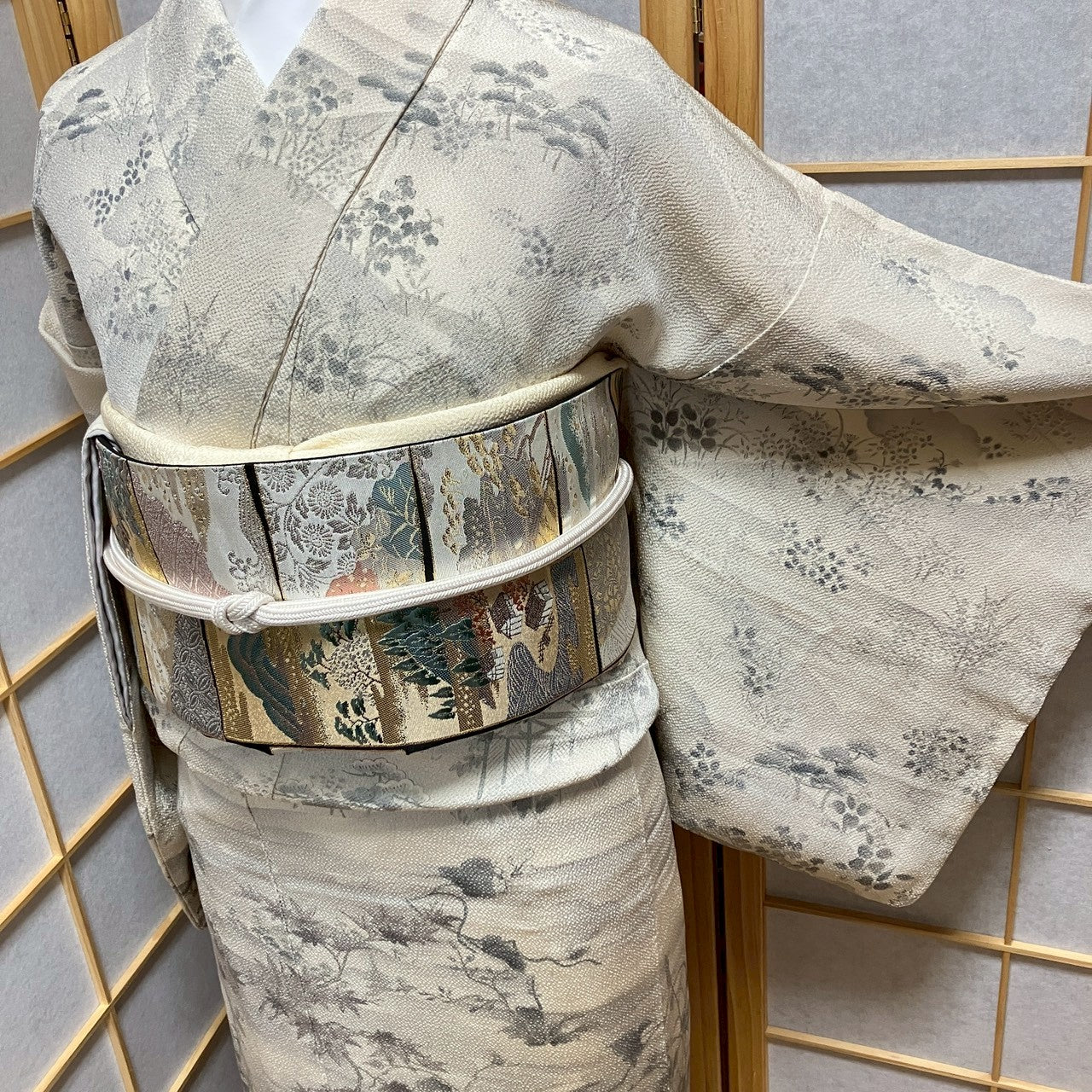 7115# Japanese Kimono Vintage Womens Silk Fabric Robe Kimono only sold