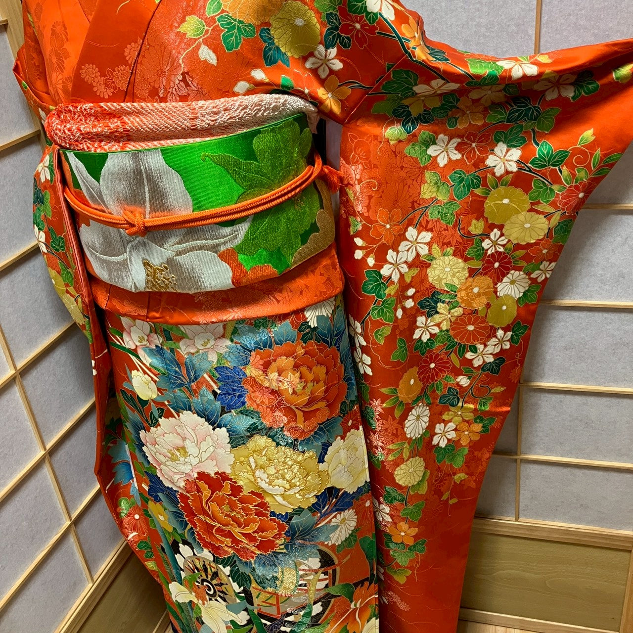 7122# Japanese Vintage Furisode Kimono Obi Obijime Obiage 4-Piece Set Silk Robe